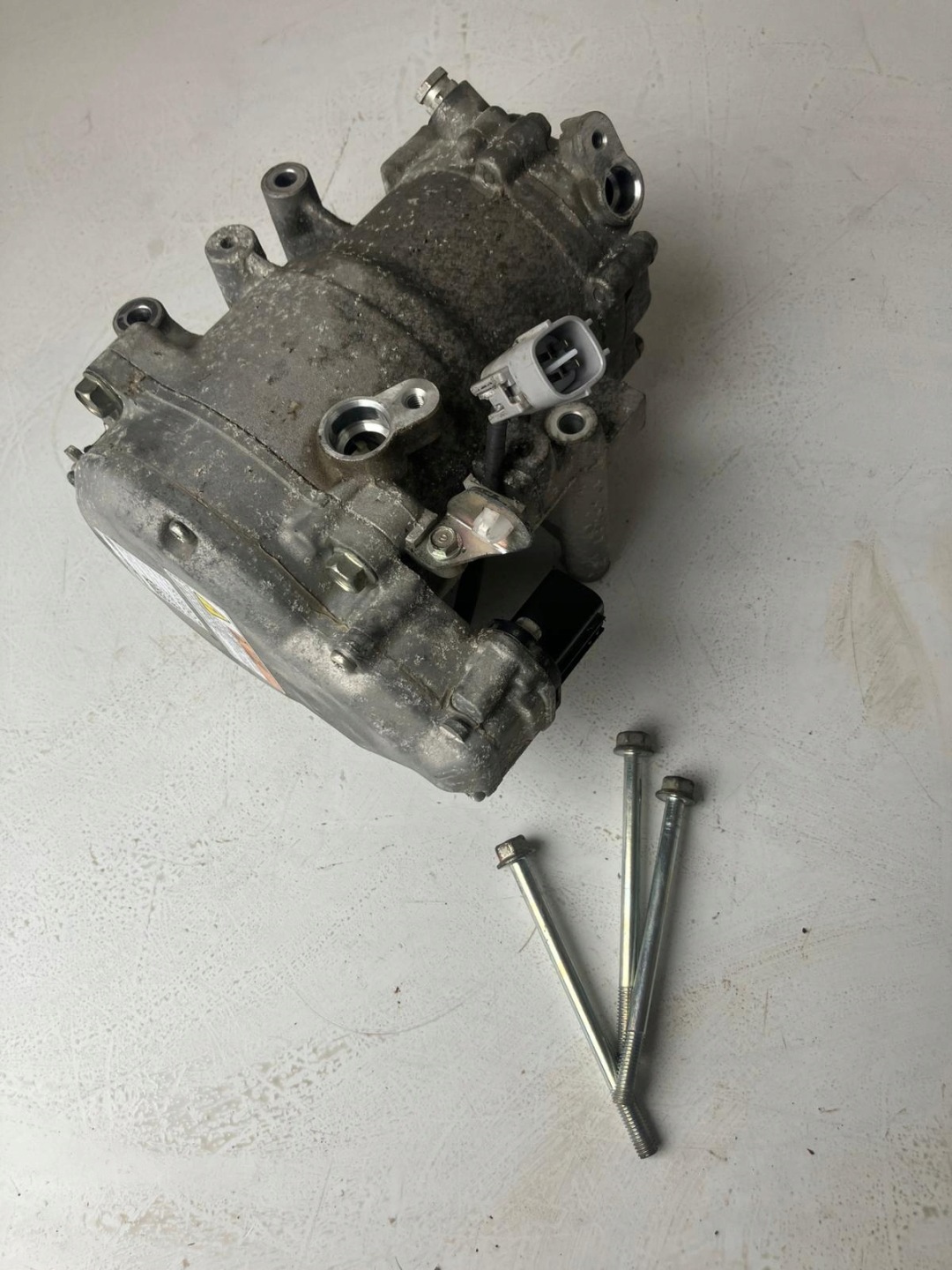 Klimakompressor klimaanlage MITSUBISHI ECLIPSE CROSS 2.4B HYBRID 7813B097