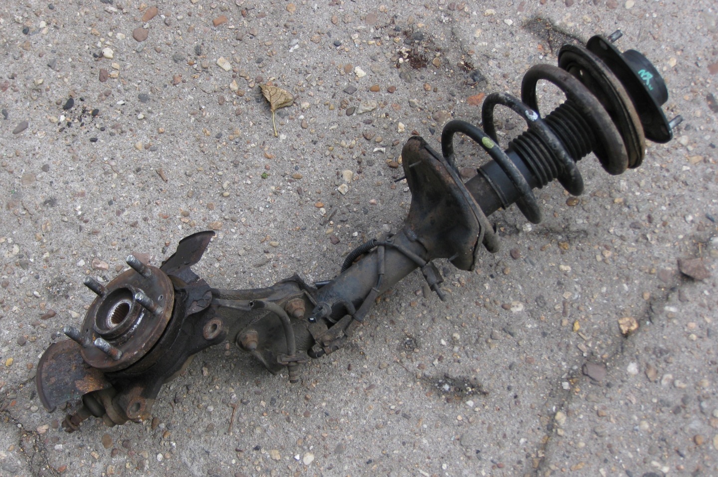HYUNDAI TUCSON and 08R MCPERSON right front swing AMARTYZATOR