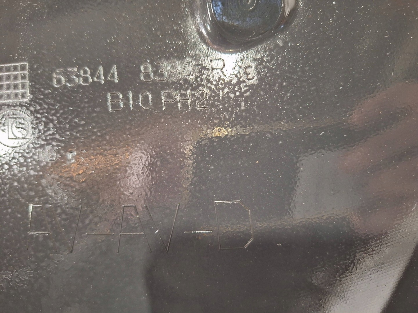 mudguard front right front part 63848394R RENAULT ZOE II 19