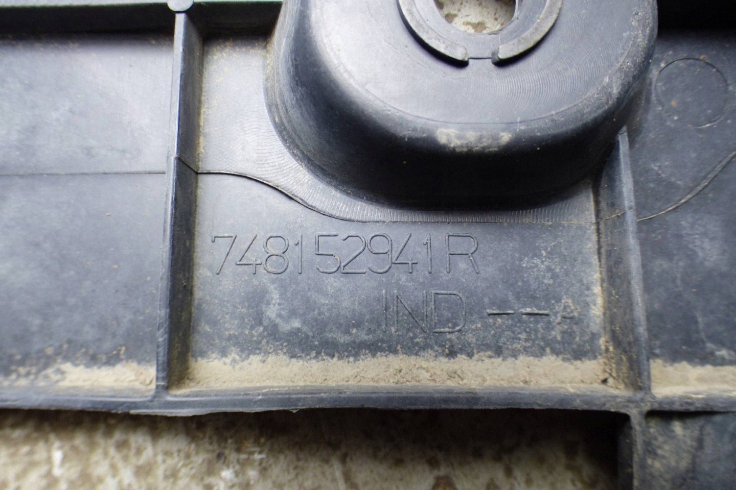 Renault Megane IV cover chassis left 748152941R original st.BDB