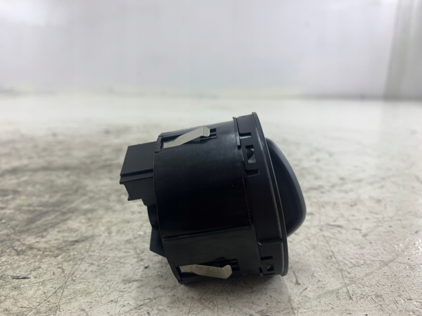AUDI A6 C6 light switch