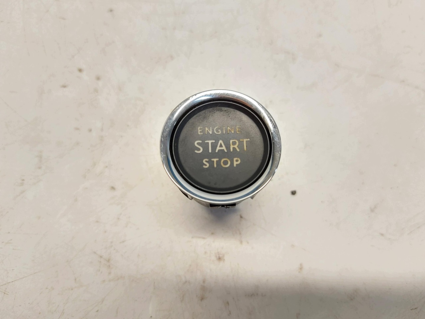Peugeot 5008 III E5008 button switch of the engine start stop 98454762zd