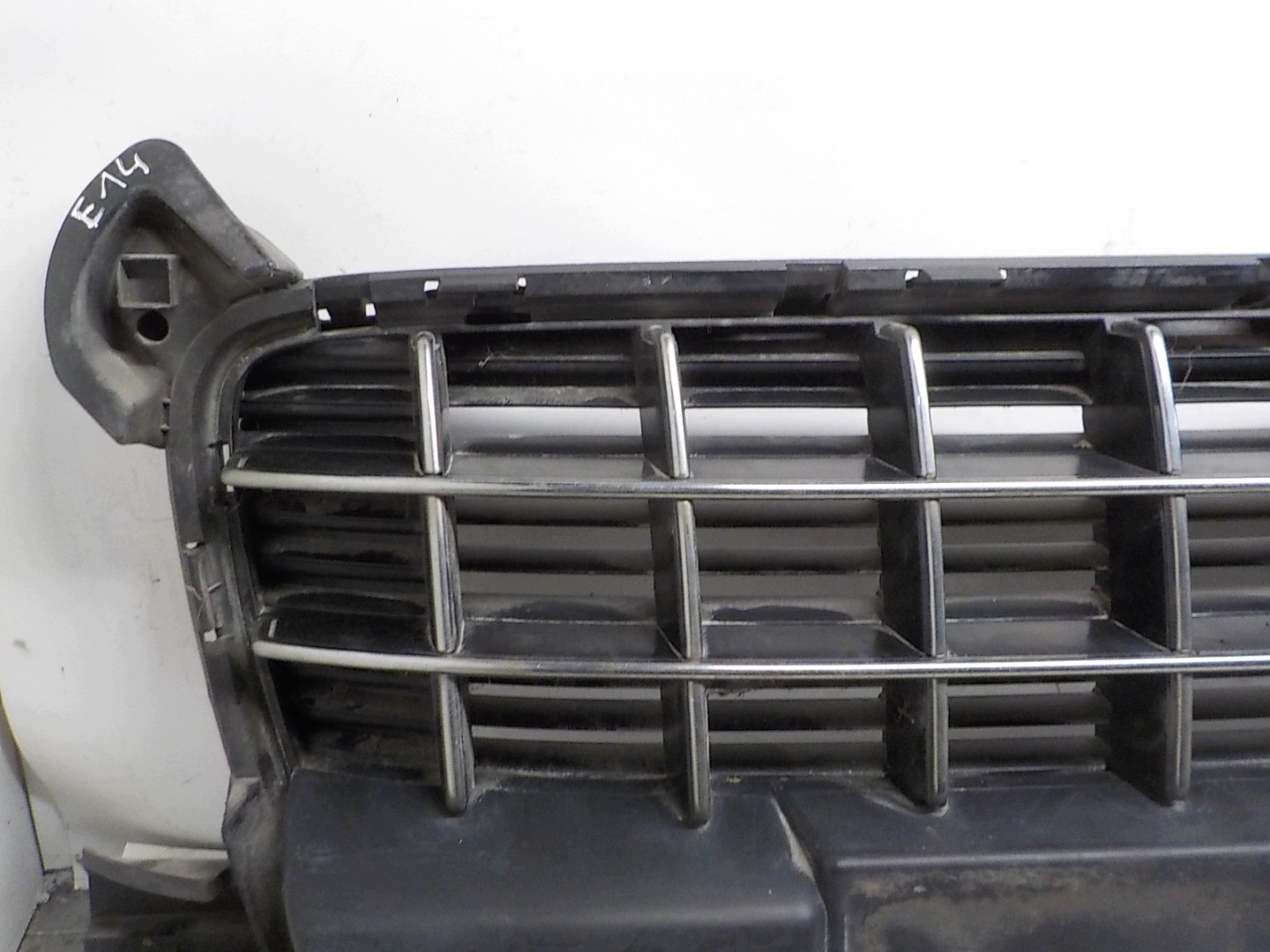 PEUGEOT 3008 and grill grille radiator