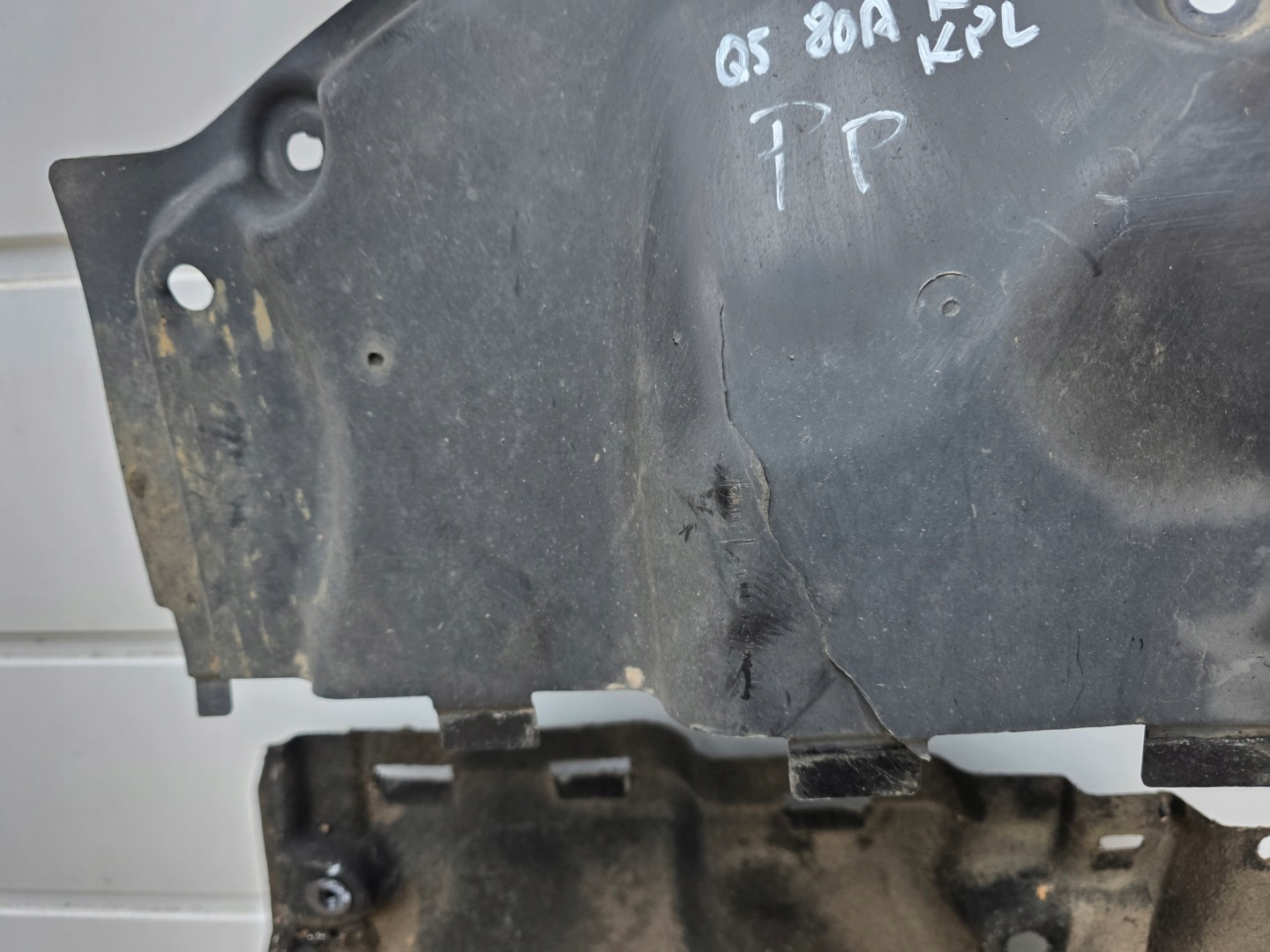 cover chassis right covers below AUTO AUDI Q5 II FY 80A KOMPLET