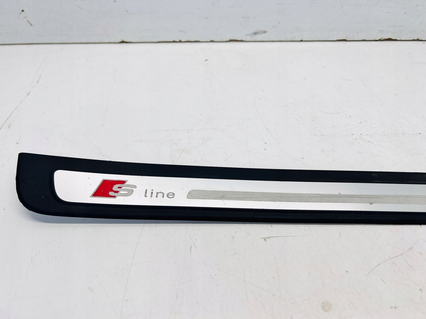 moulding threshold right AUDI A5 SLINE 8T0853374