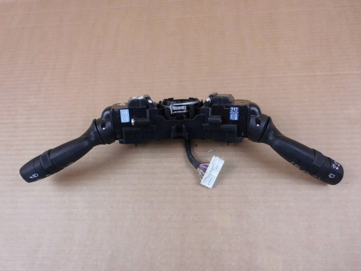 Toyota RAV4 V DEVIO LUCI DEVIO Interruttore comando luci tergicristalli 33400 17J781