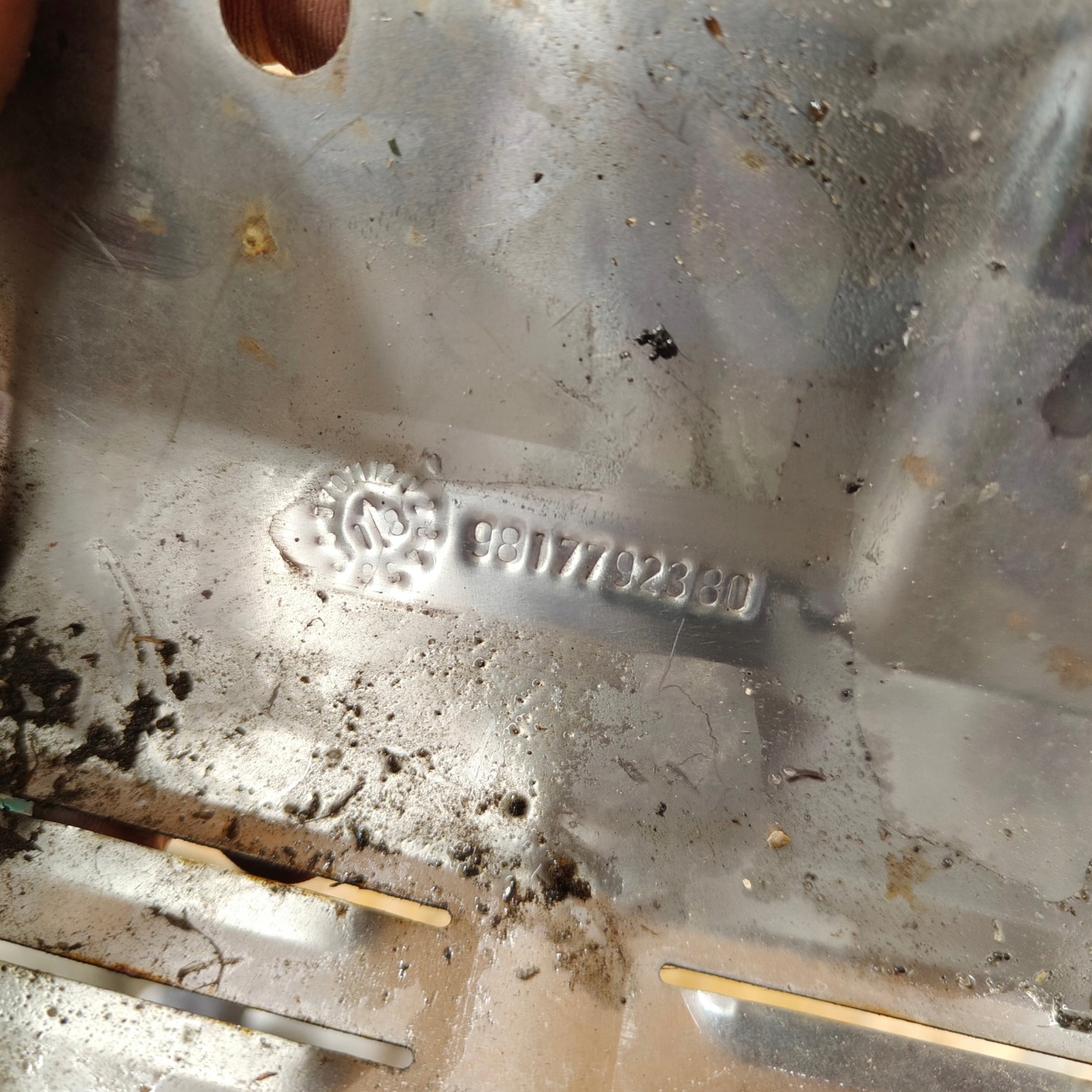 Blende Abdeckung TERMICZNA TURBO PSA 9817792380