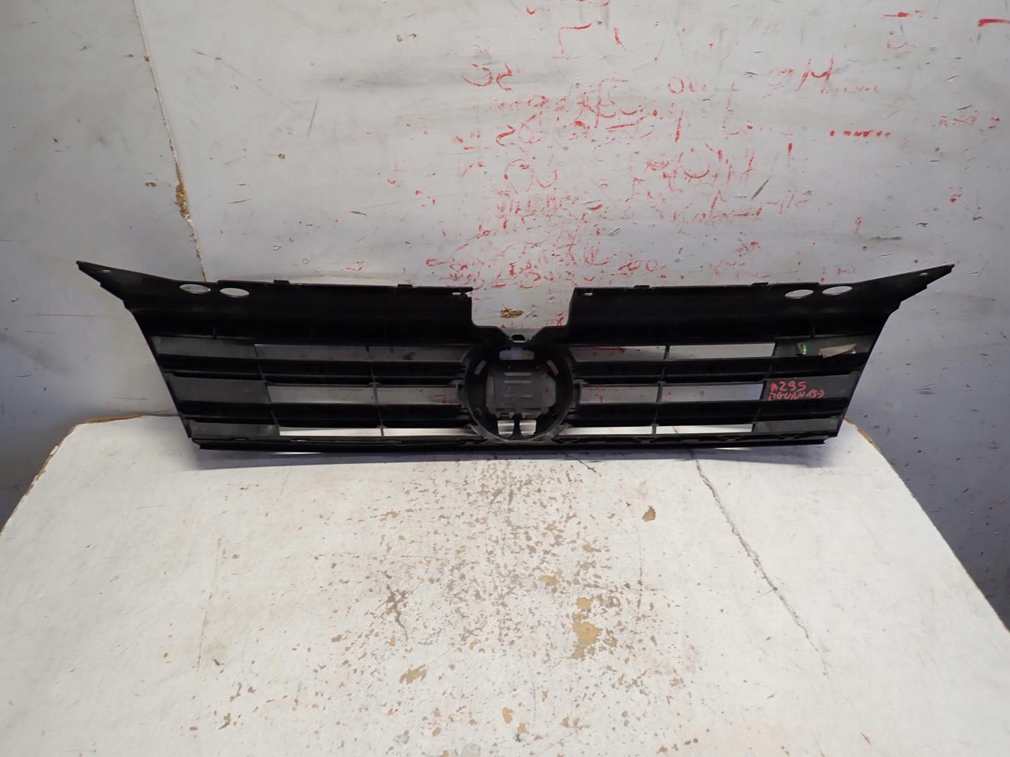 Grill VW TIGUAN II 2015- 5NA853653