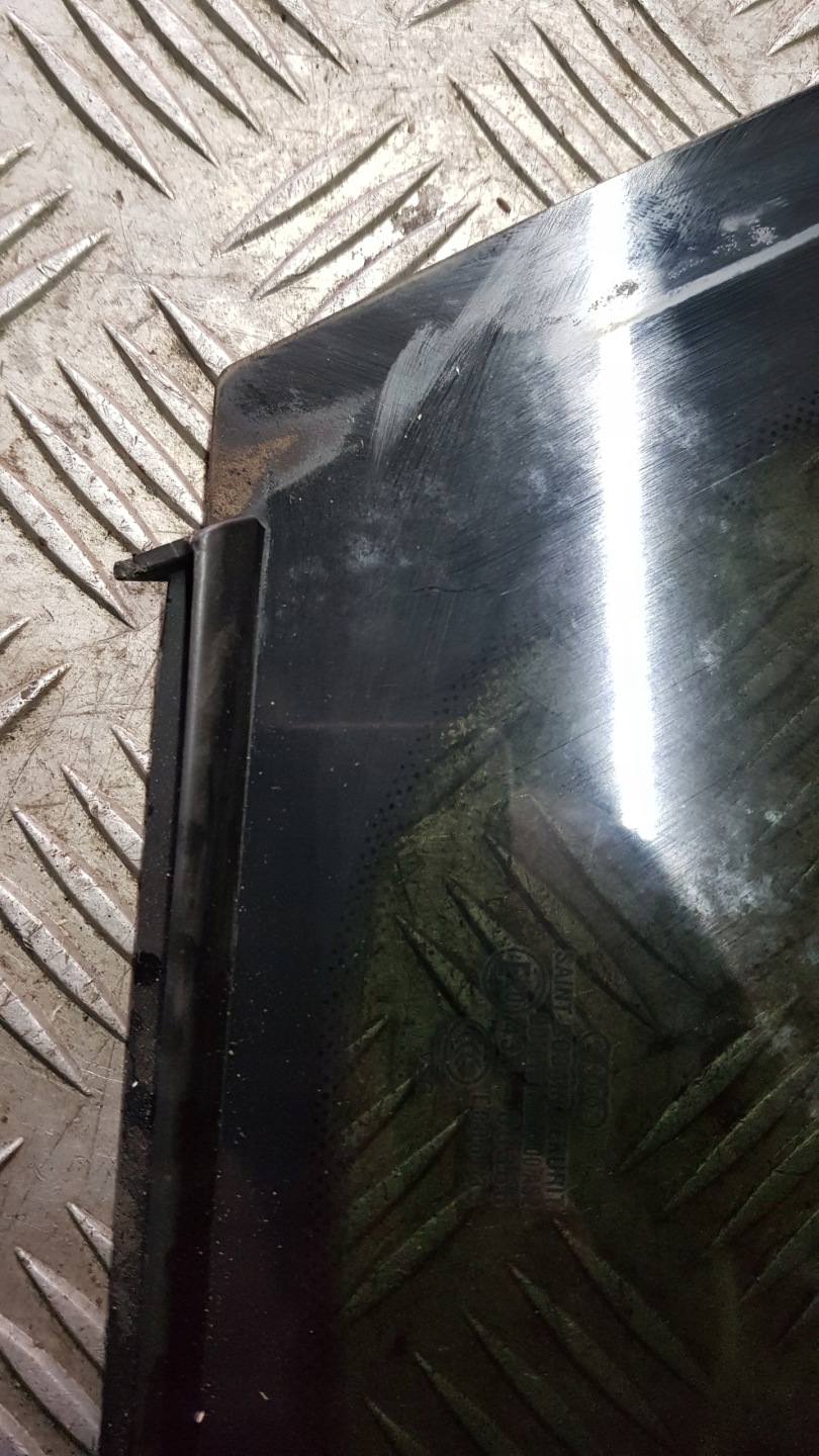 AUDI A8 D3 window bodywork left rear part
