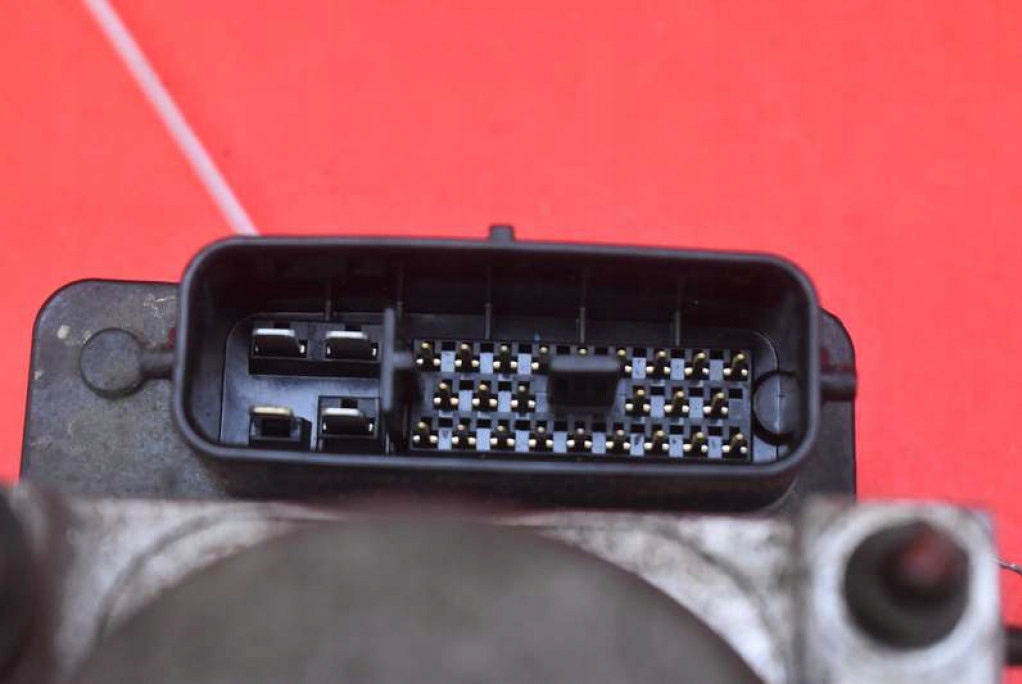 Pompa ABS MN193055 MITSUBISHI OUTLANDER 1 e 2.0 16V 136 KM 01-08