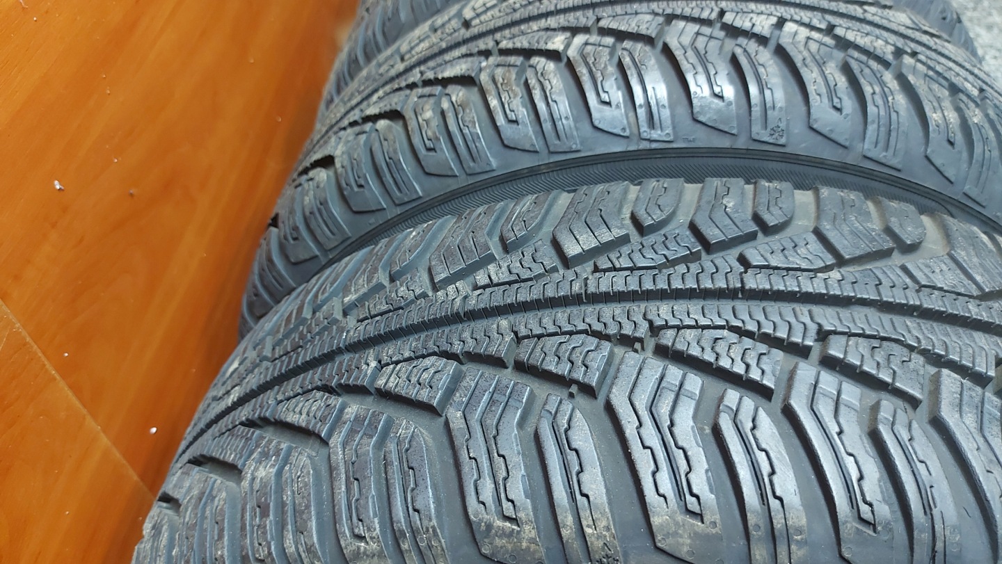 UNIROYAL MS PLUS 77 205/60R16 Reifen Winter- 7,5mm