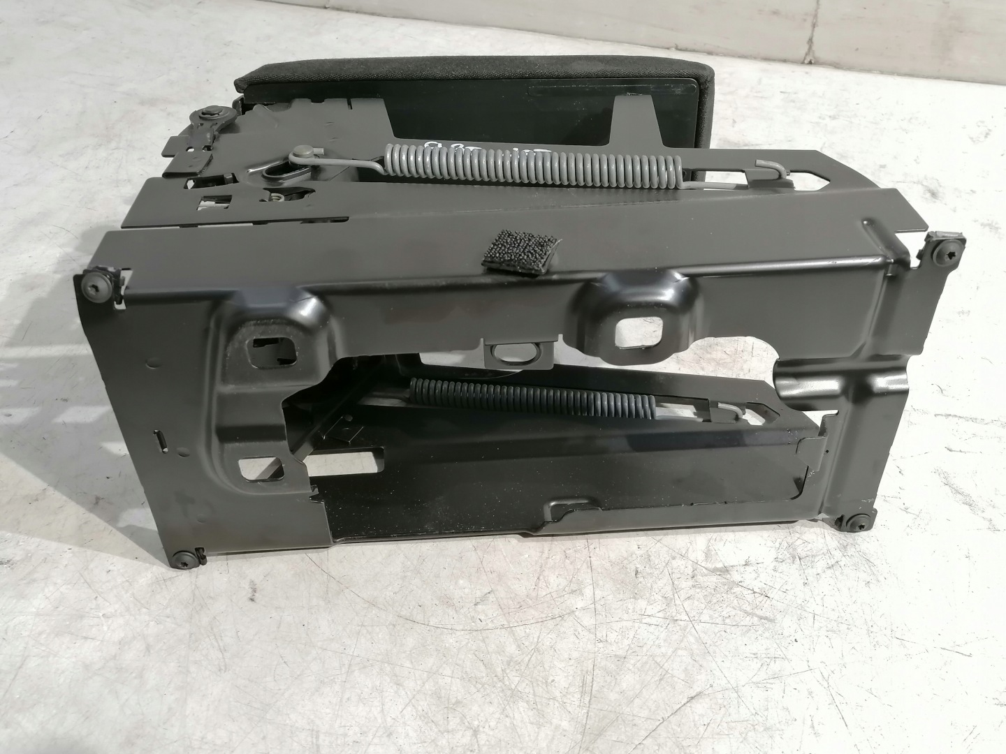VW Passat B5 lift armrest 3B1864207
