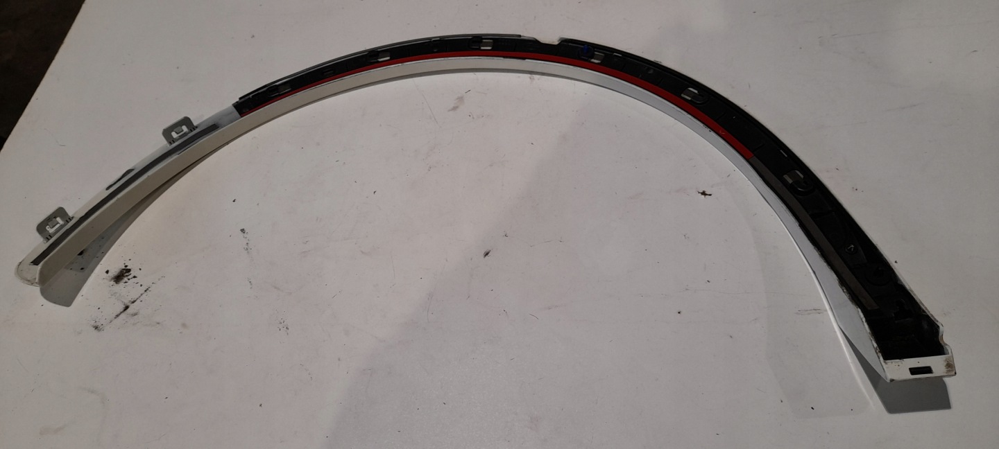 modanatura parafango sinistra posteriore AUDI Q3 8U0853817A