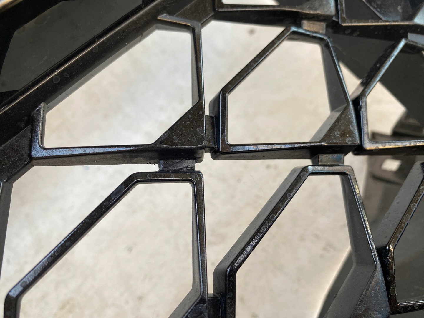 BMW X2 U10 m-packet 24- accessories of a bumper grid central front 7884910