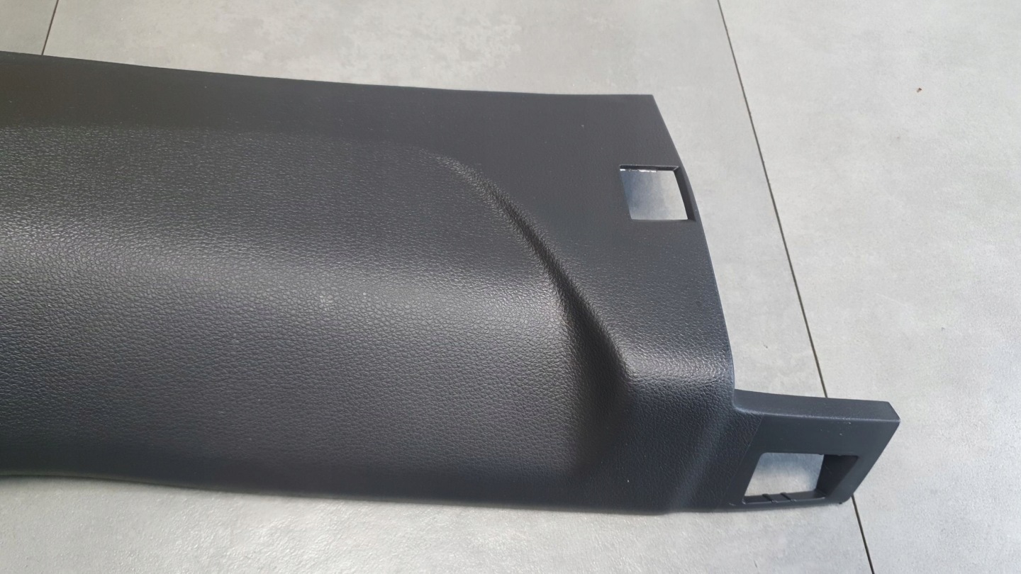 Audi Q8 cover of the threshold inner right 4M1867272C