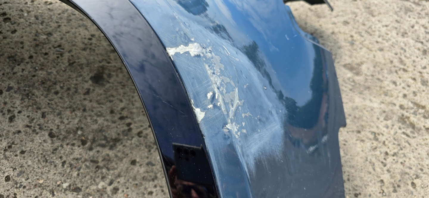 FENDER LAND ROVER DEFENDER RIGHT MOULDING