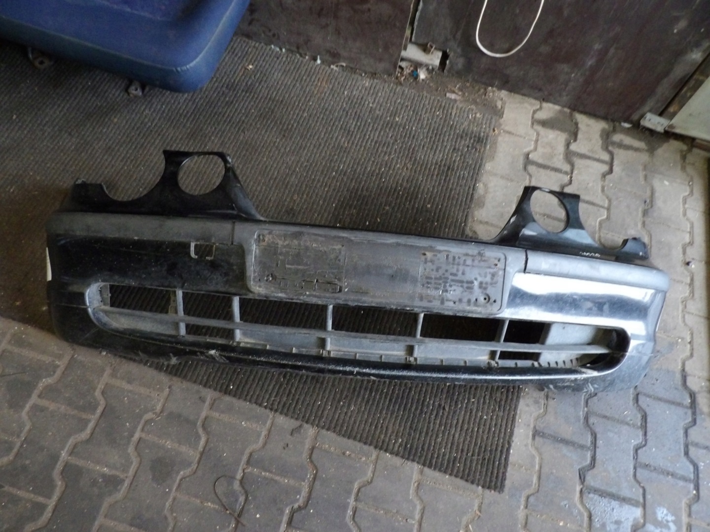 BMW E46 paraurti anteriore lak. 668/9