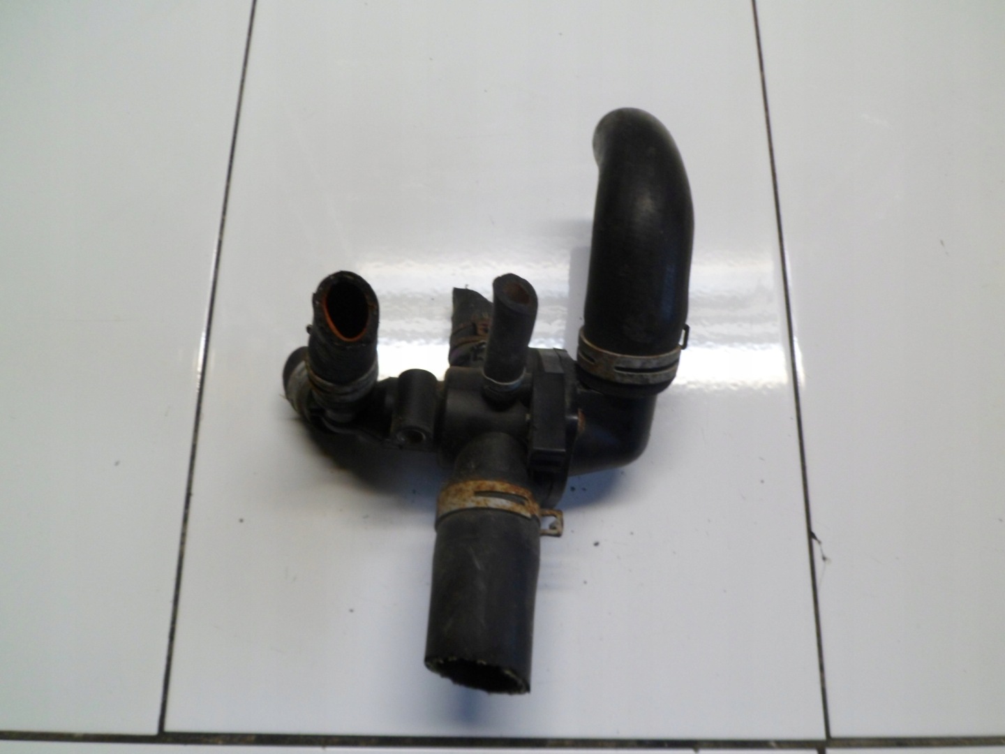 FORD TRANSIT 2.4TDCI thermostat housing