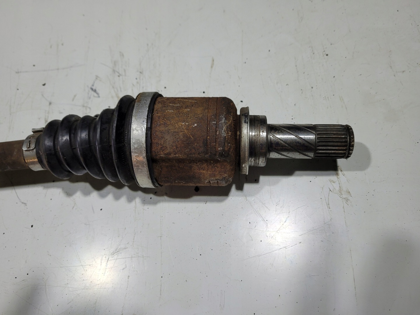 semi-axis left short. RENAULT CLIO IV 4 1.5DCI
