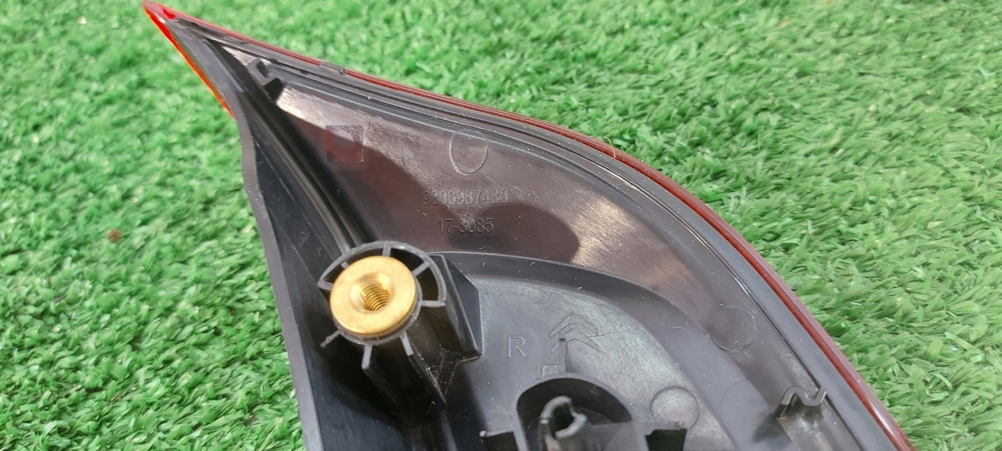 CITROEN C3 XR right light ODBLASK to the bonnet rear part OE