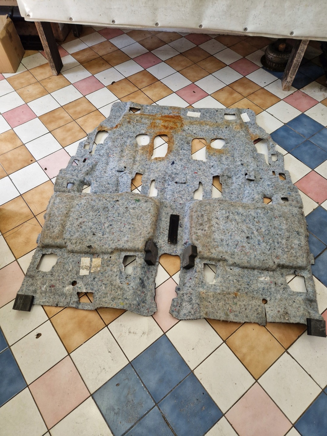 FORD EXPLORER MK6 2020- mats carpet rear part rear