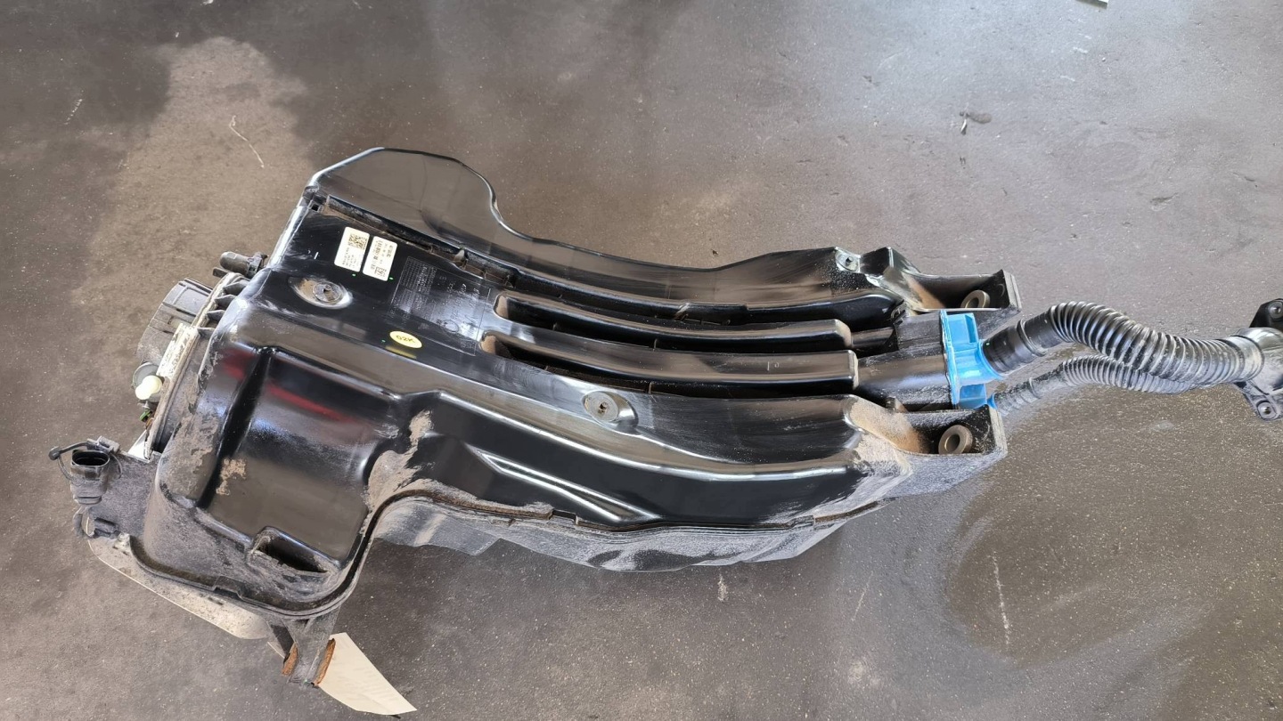 Behälter ADBLUE 4M0131878BF AUDI Q7 II 4M