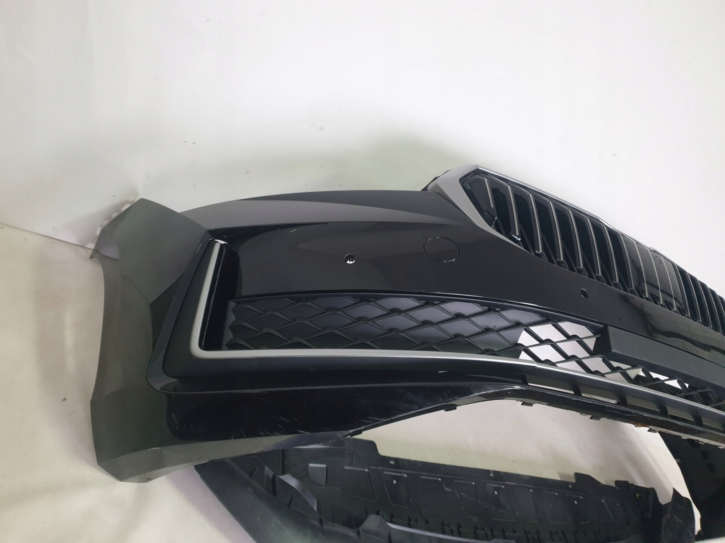 SKODA SUPERB IV 3P0 23-> bumper front front 4 x PDC cover 3P0807221