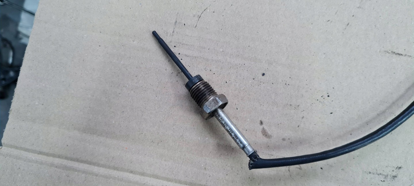 Q5 8R snímač teploty plynů 2.0 TDI 03L906088FH A4 B8 A5