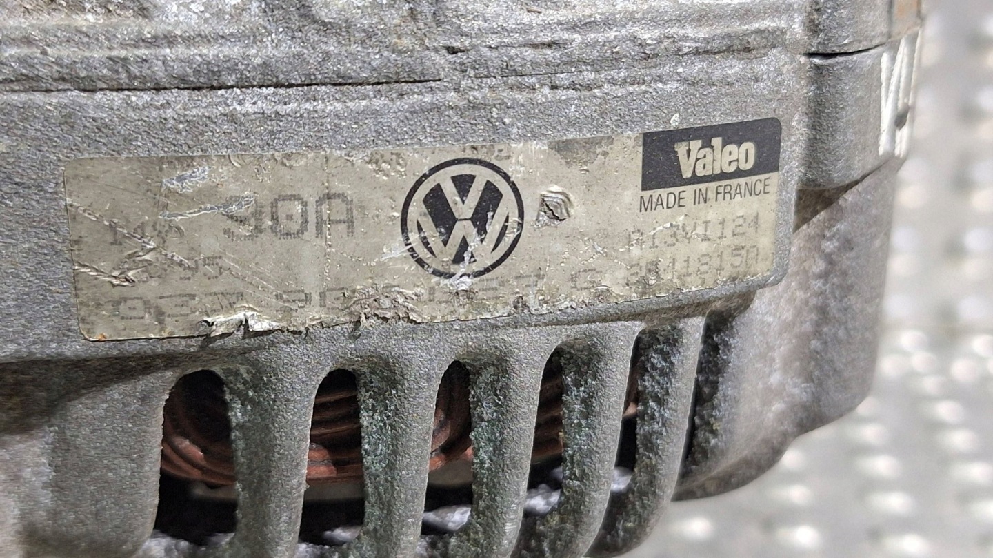 ALTERNATOR 90A 037903023G VW GOLF III PASSAT B4 1.6 1.8 B
