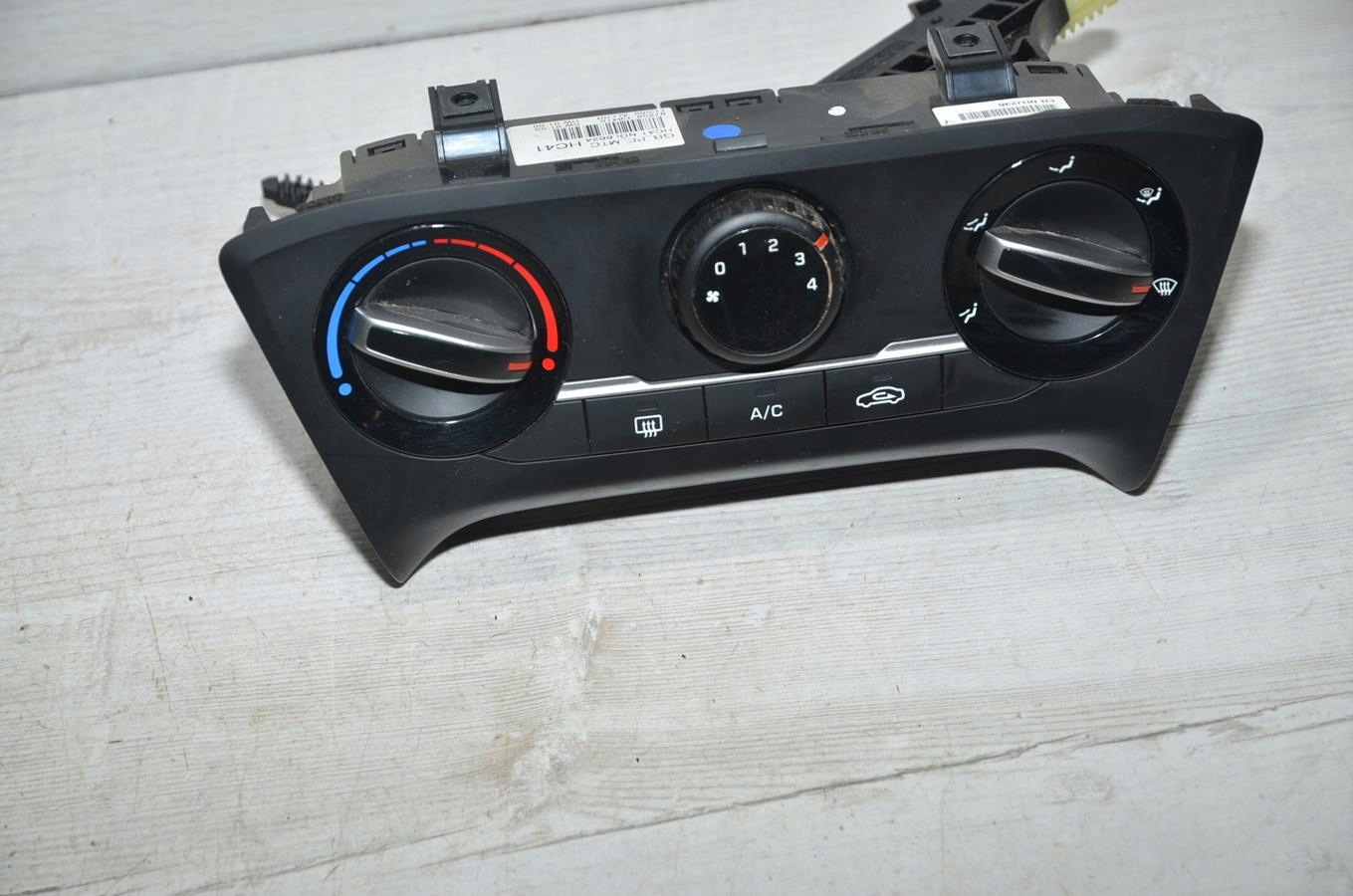 panel klími klimatizaci Hyundai i20 II lift 5d