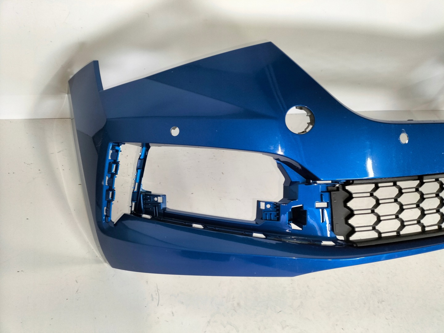 FRONTSTOSSSTANGE VORNE SKODA SCALA 19