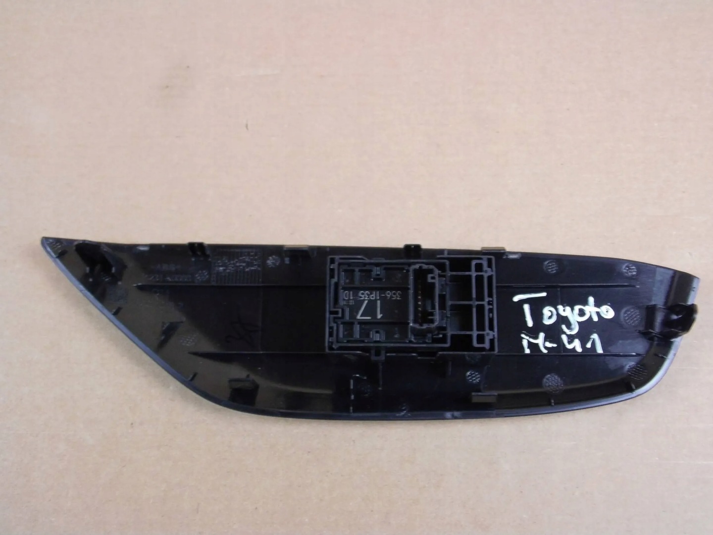 Toyota Yaris IV panel window control switch right front front 74231-K0080