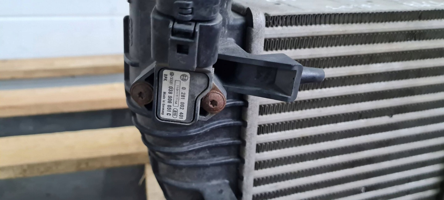 A6 C6 LIFT Kühler INTERCOOLER luft links 2.0 TDI 4F0145805AC