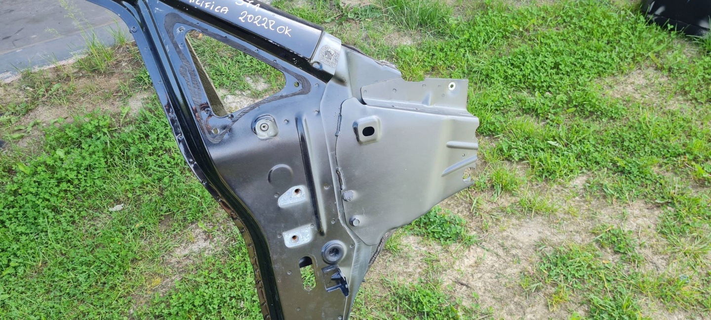 Chrysler Pacifica 2022 pillar side threshold right right front PXR