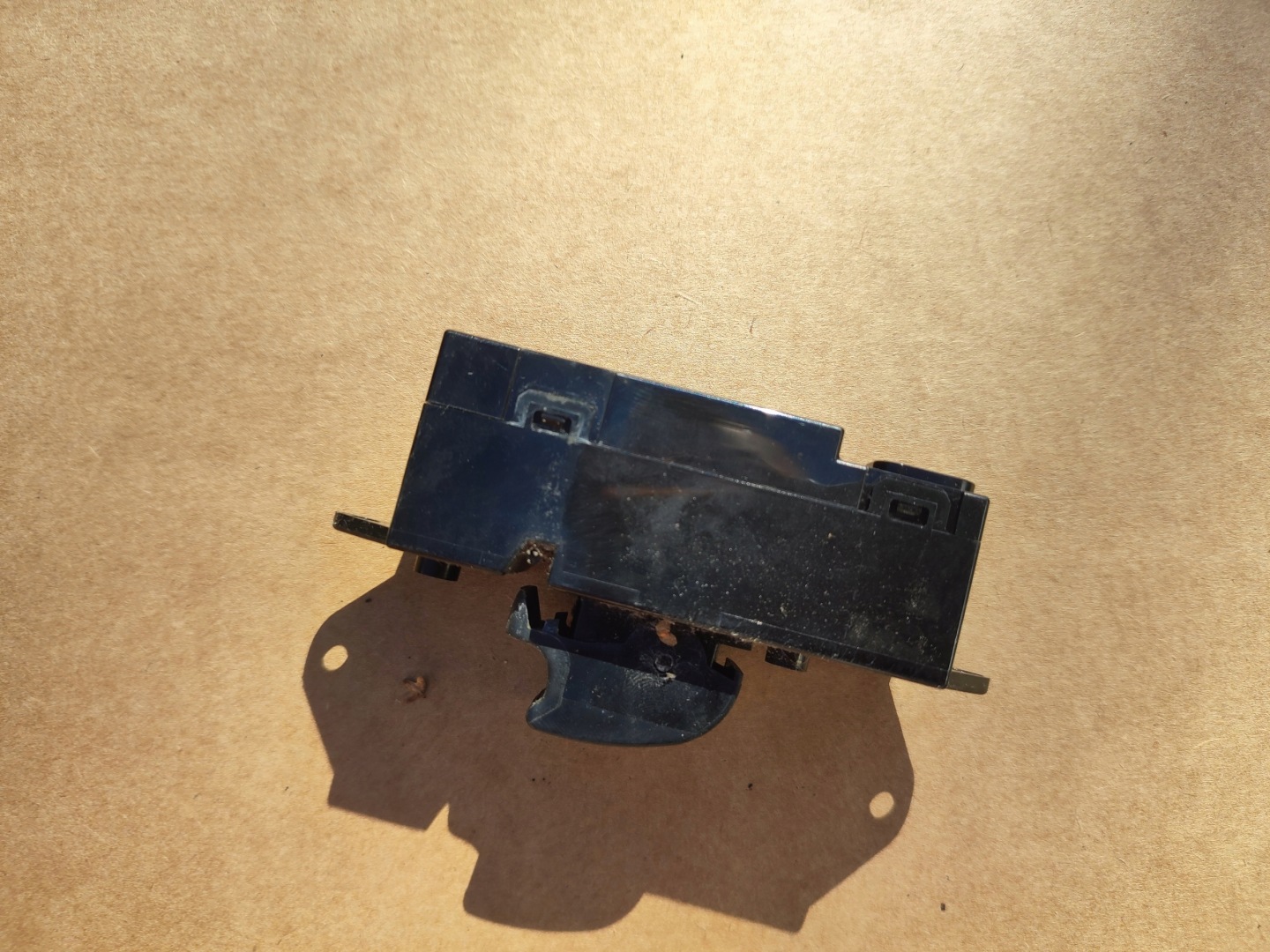 przyciski Vitre MITSUBISHI COLT MN141018 C8DD389M