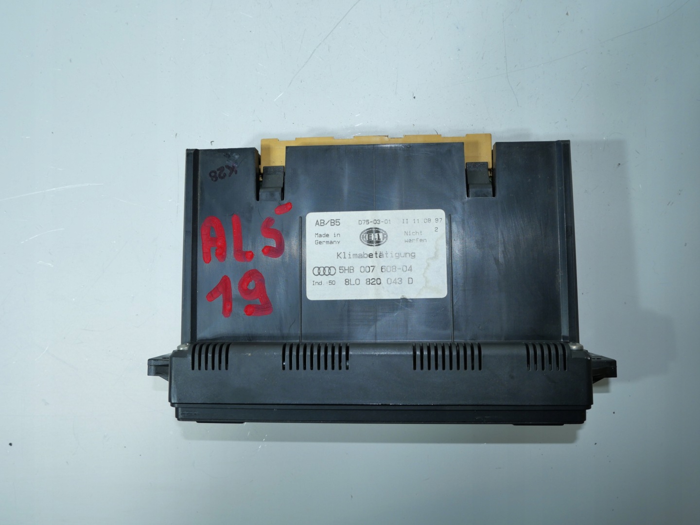 PANEL rešetka ventilacije klimatizacije AUDI A3 8L 8L0820043D