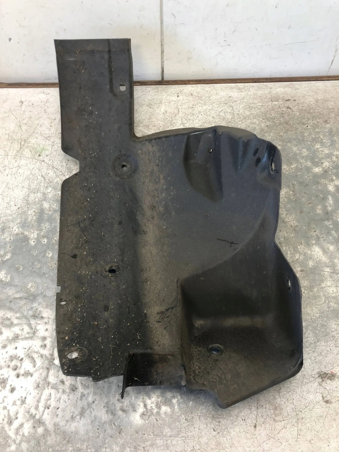 mudguard right front part rear RENAULT MASTER III 638320007R