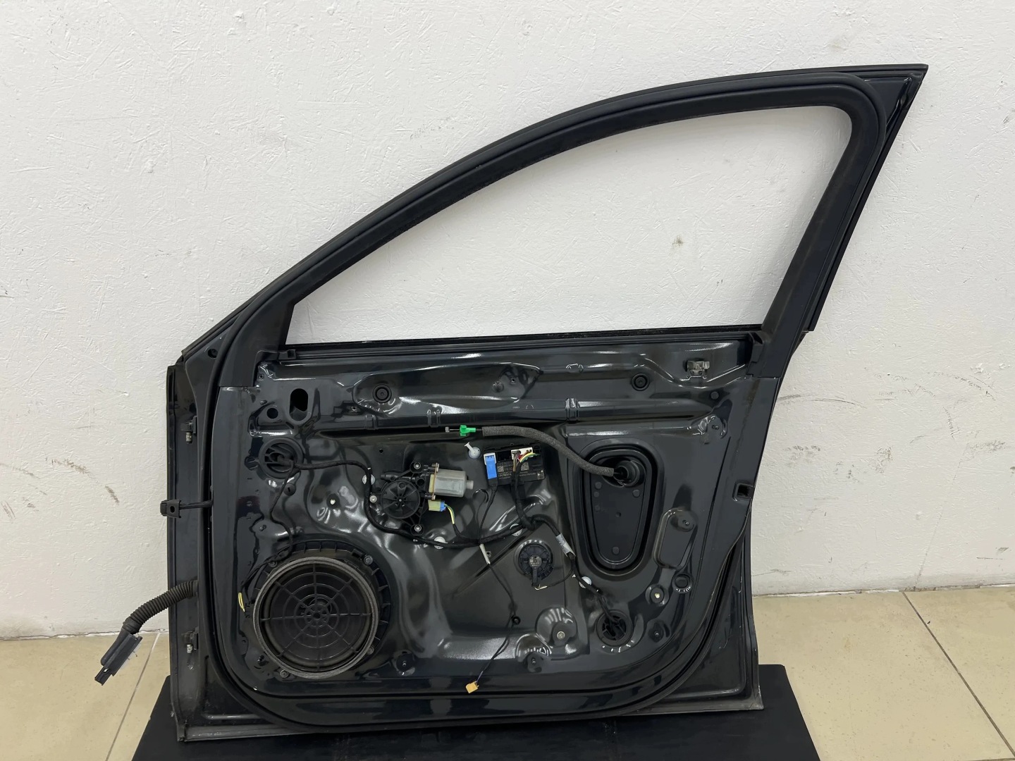 AUDI A4 B9 door right front front complete colour LX7L EUROPA