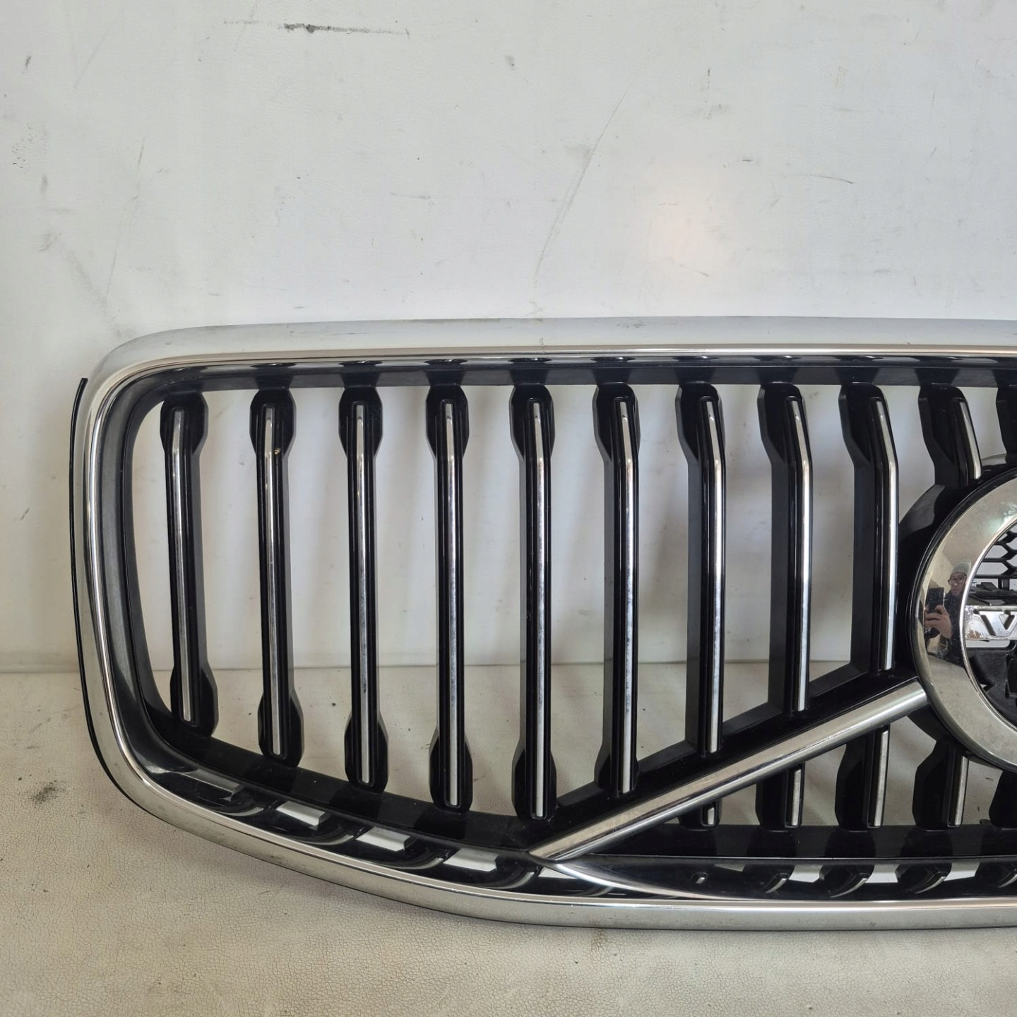 AUDI A4 B9 8W 15-24 lock RYGIEL bonnets