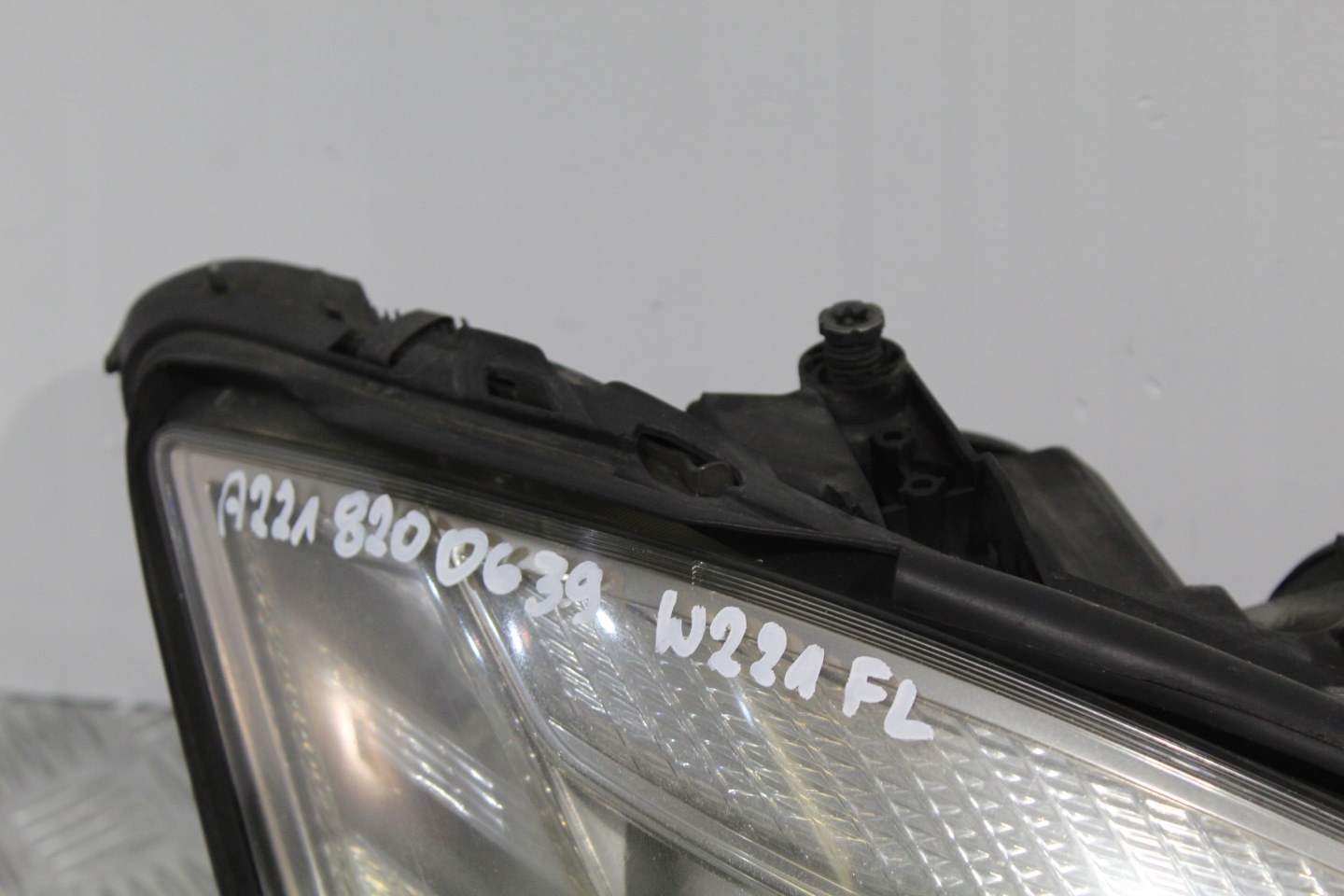 lights front XENONY S-KLASA W221 LIFT A2218200639