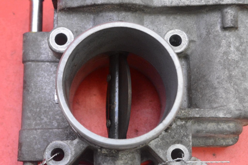 Valvola a farfalla RF7J136B0D MAZDA 6 2 II GH 2.0 CiTD 140 KM 07-12