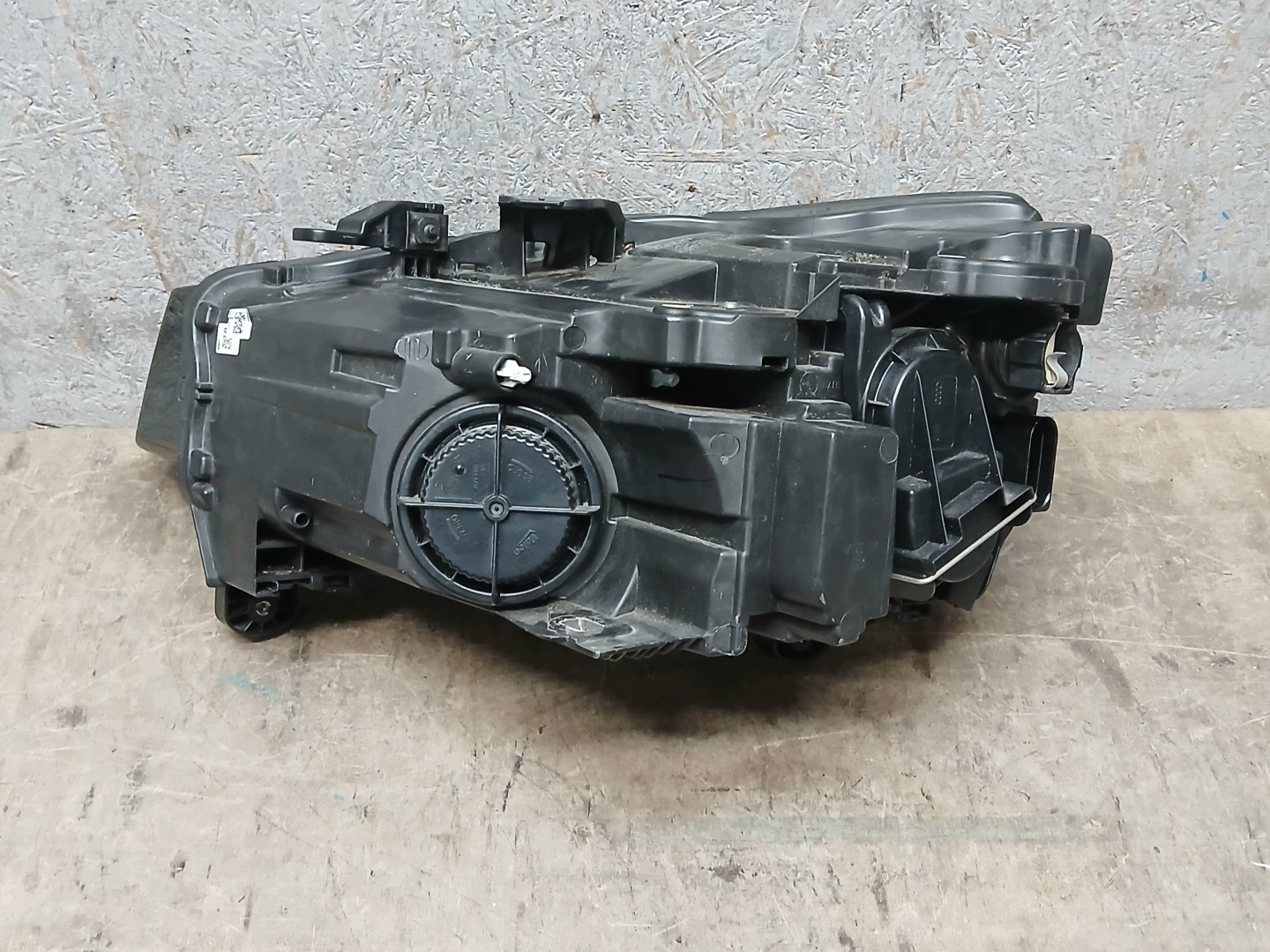 light front right AUDI Q2 81A 81A945004