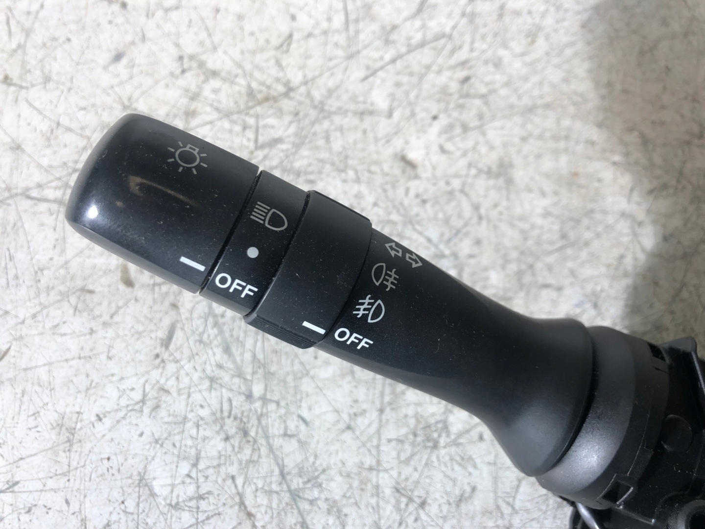 steering wheel levers and controls ring TOYOTA AURIS and