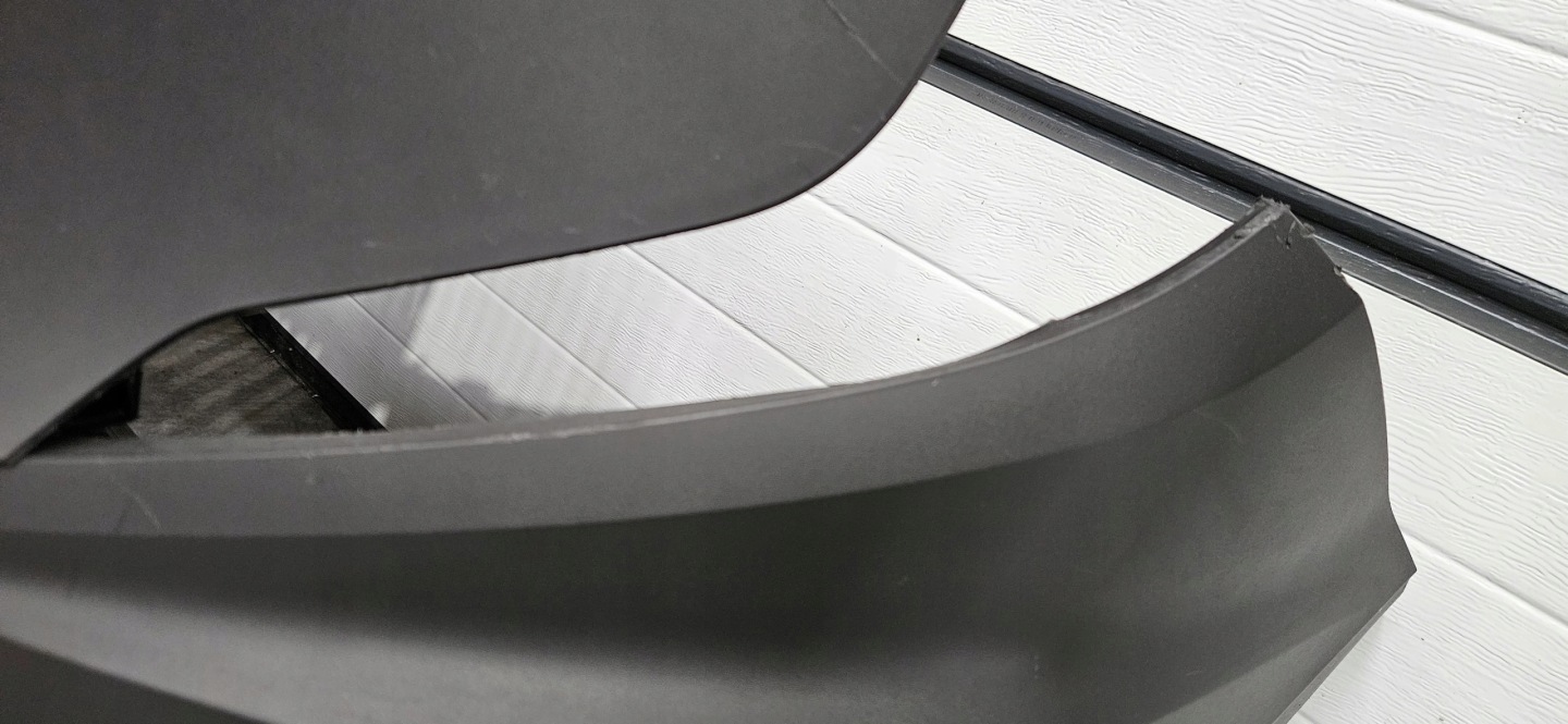 front bumper grille RENAULT MASTER IV V 24- original 622541366R