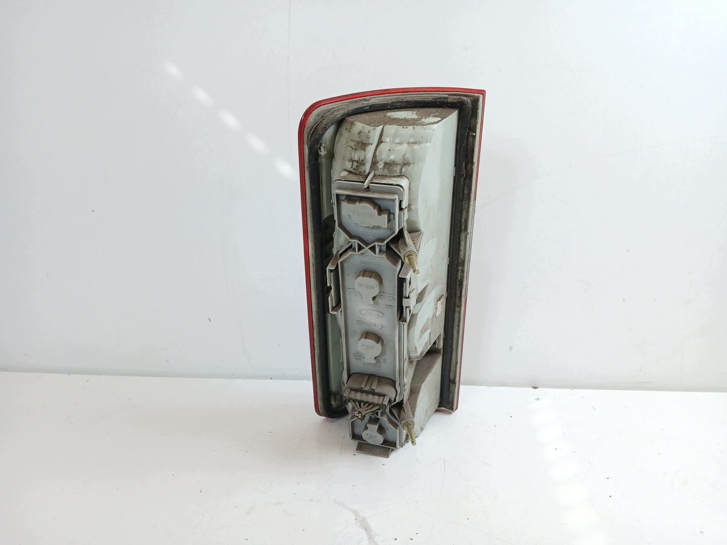FORD CONNECT and light right rear part