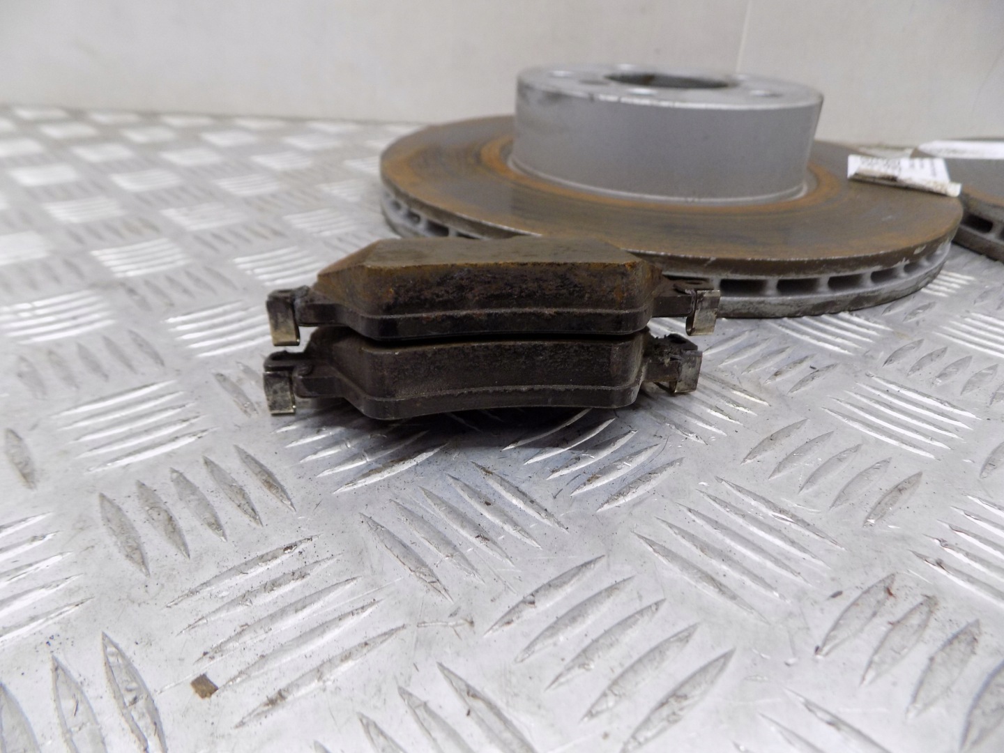 BMW 3 G20 G42 kotuče brzdové plotýnky 6880060