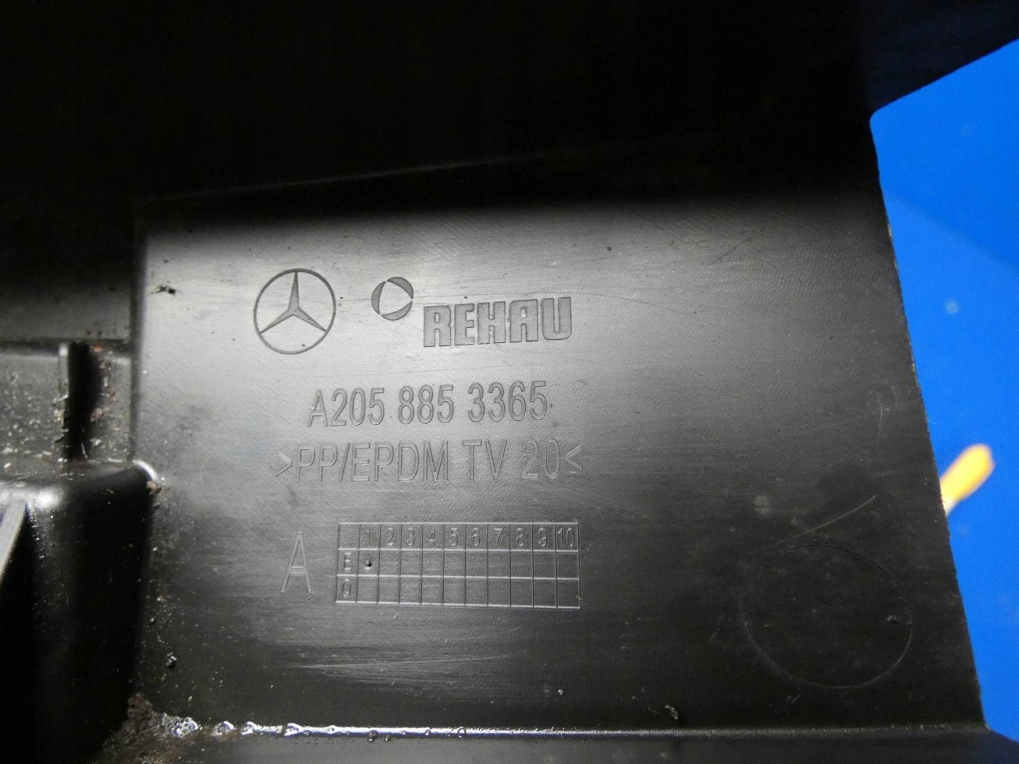 MERCEDES C class W205 support console of a bumper front front