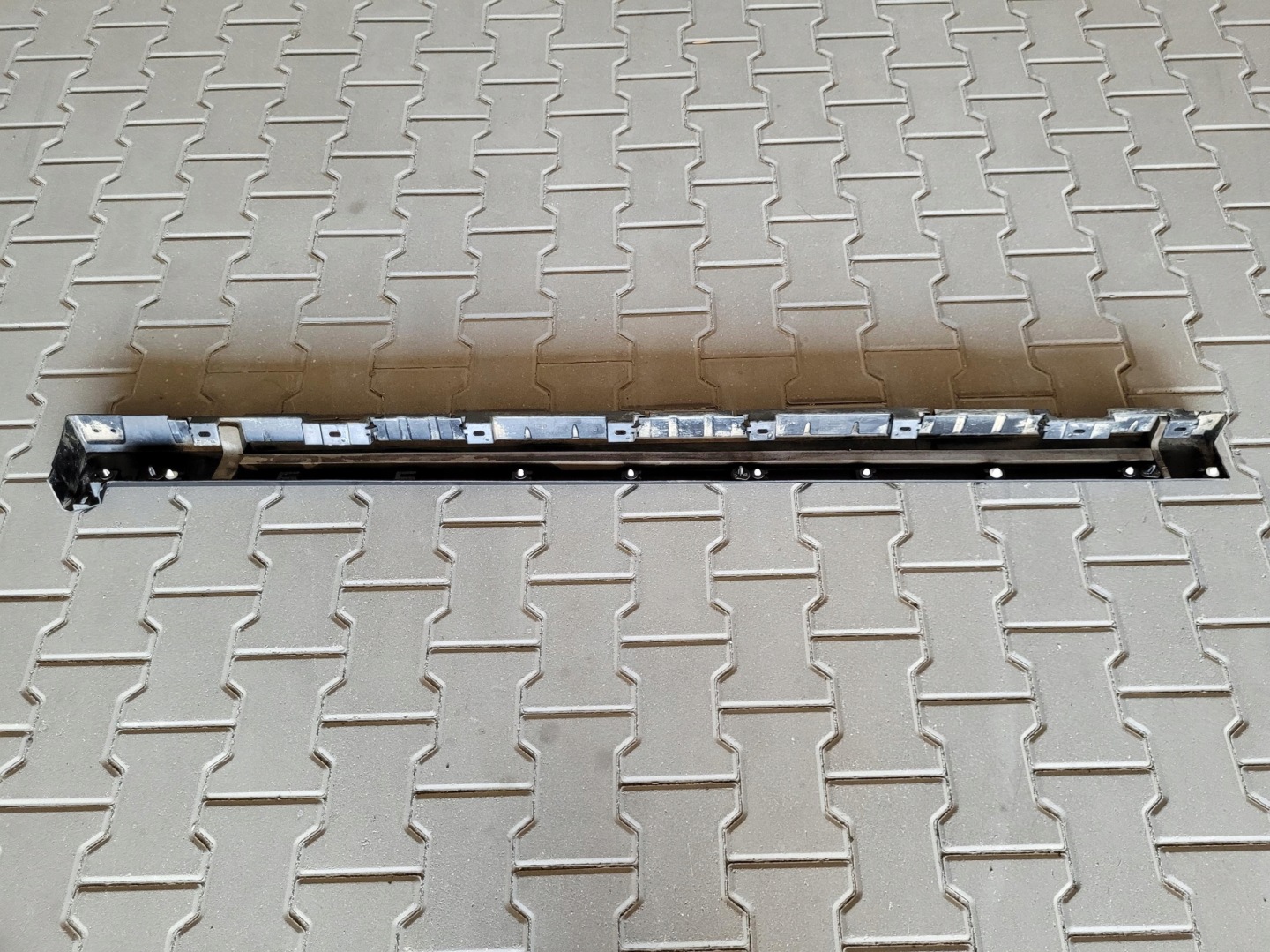 moulding cap threshold right HK83-101D56-BF JAGUAR F-PACE X761