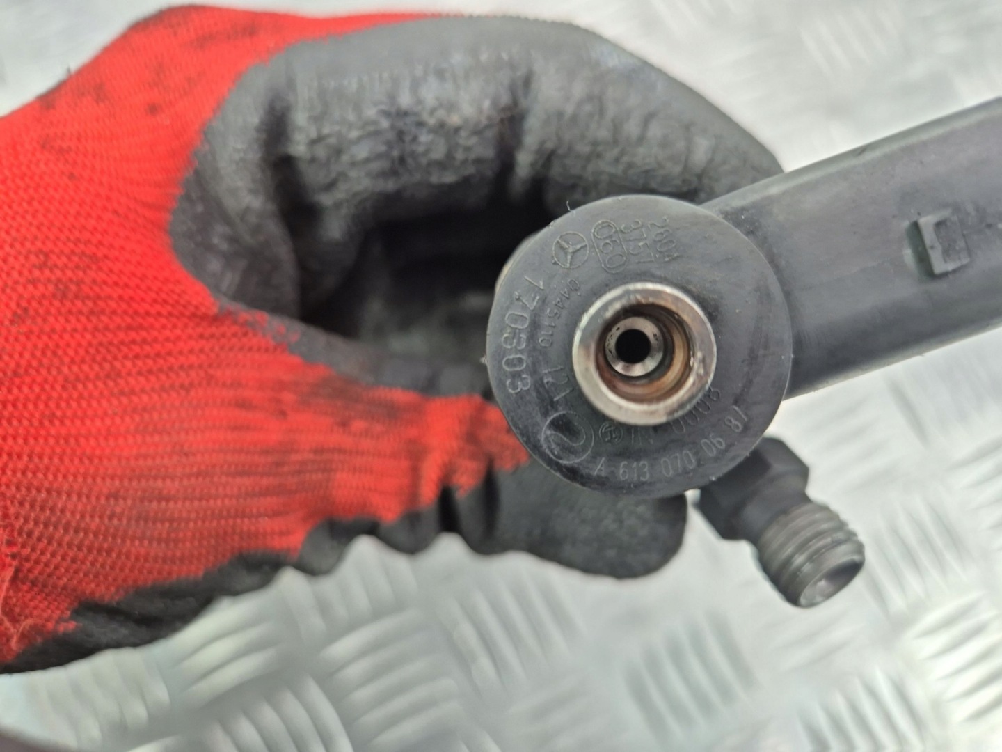 Mercedes C200 CDI W203 2.2 injector A6130700687 OM611