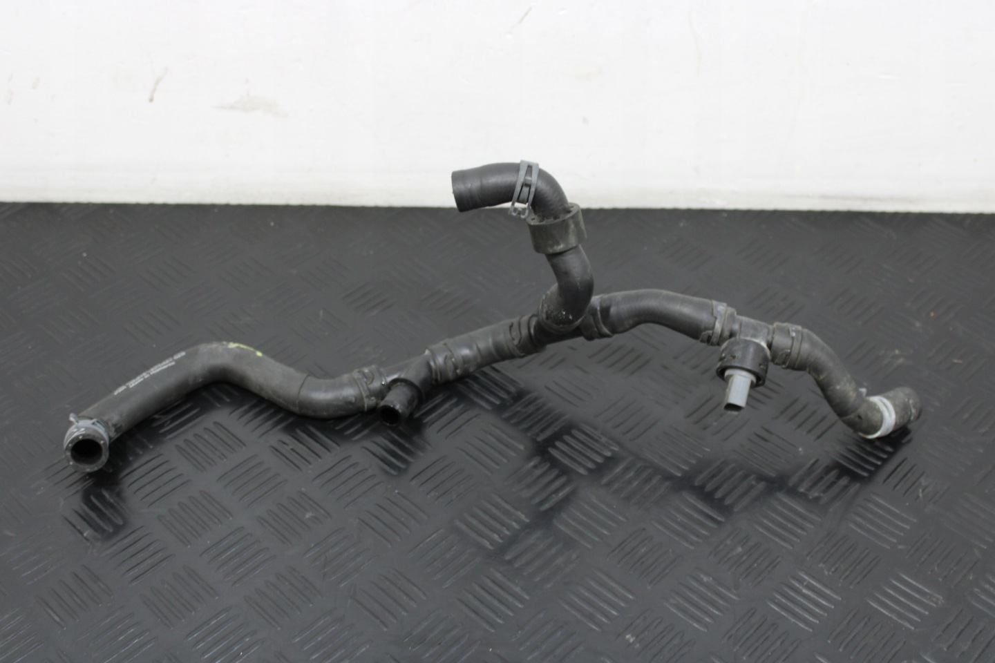 crijevo prijenos vode 3Q0122157AR VW PASSAT B8 3G0 3G9 LIFT